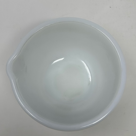 Vintage Sunbeam GlassBake White Milk Glass Mixing Bowl 6.5" A2 - Picture 3 of 5
